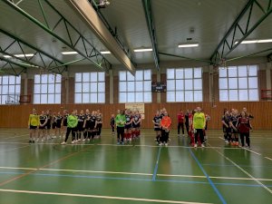 D-Juniorinnen meistern ihr erstes Hallenturnier