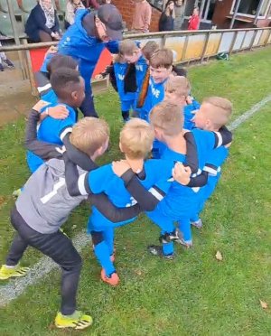 Ungeschlagene Ligahelden: E-Junioren triumphieren