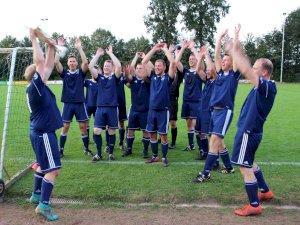 Alte Herren des SV Groß Hesepe gewinnen Jubiläumspokal