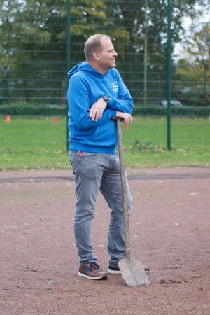 Erster Spatenstich für unsere neue Tartanbahn im Eschpark Groß Hesepe