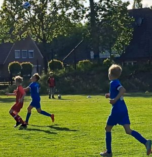Intensive Fußball-Woche für die Heseper E-Juniore