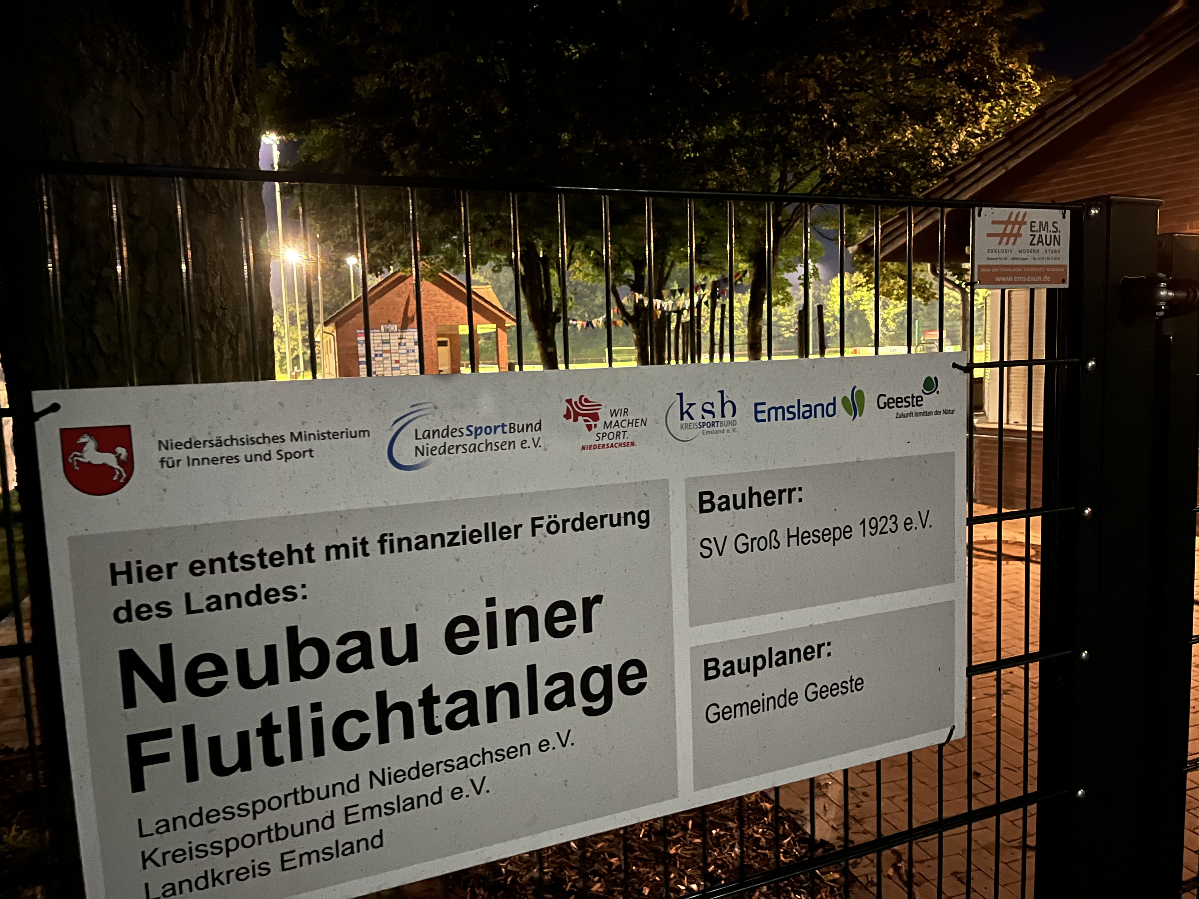 Flutlichtanlage im Eschpark freigegeben