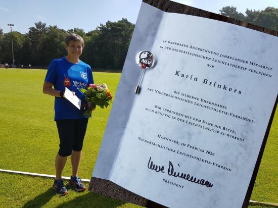 Karin Brinkers mit Silberner Ehrennadel des NLV ausgezeichnet